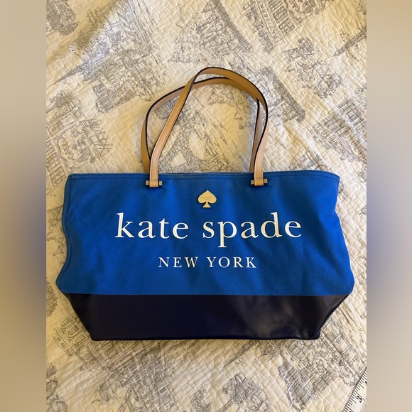 Kate Spade Large vintage Tote - Picture 2 of 13